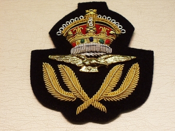 RAF Warrant Officer KC blazer badge - Click Image to Close