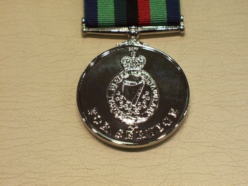 Royal Ulster Constabulary Service Medal full size copy medal - Click Image to Close